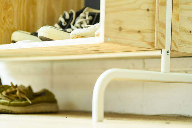 IKEAで人気の“アレ”に新提案!服・靴・バッグ全て収納可能な万能ラックをDIY