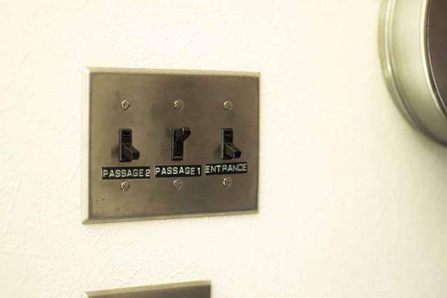 古材とエイジングで作るインテリア。アメリカを感じるキューブハウス