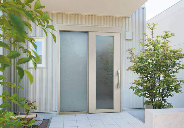 玄関ドアのリフォームには利点がいっぱい!気になる費用やおすすめ製品もご紹介