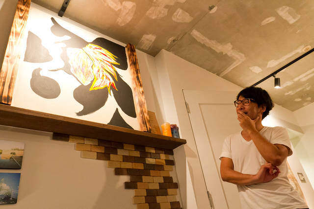 リノベ部屋でカフェ修行!?古材×タイル使いが秀逸な西海岸スタイル