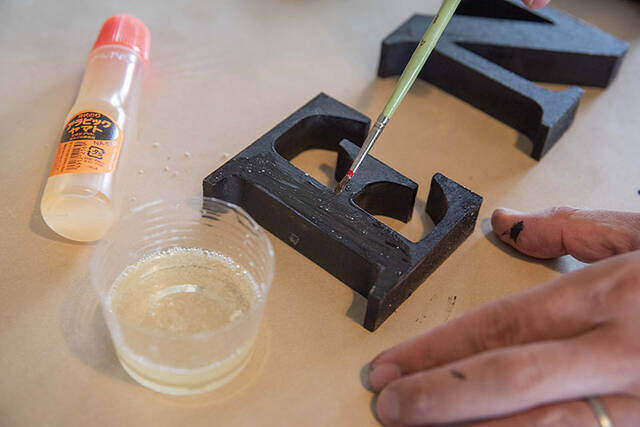 今年のハロウィンは塗って・割る!ムード抜群の本格派飾りをかんたんDIY