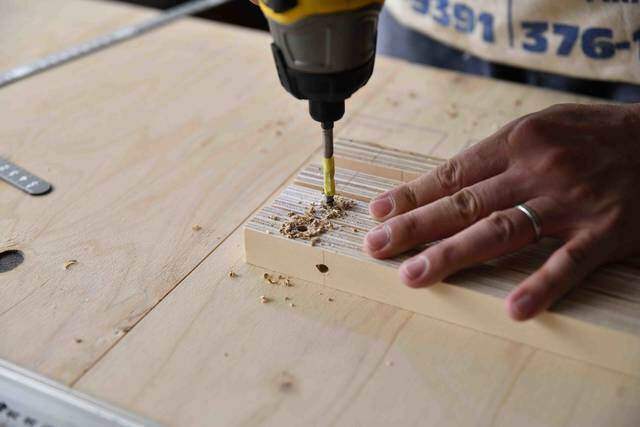 コードのゴチャつきスッキリ解決！収納上手なテレビ台をDIY！