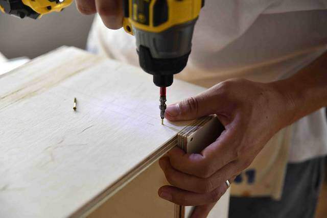 ルーターが消えた...！？ゴチャつく配線の目隠しラックをDIY