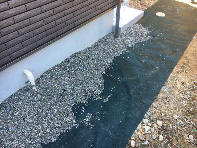 庭に砂利を敷きたい!化粧砂利の施工例とオシャレな庭作りのヒント