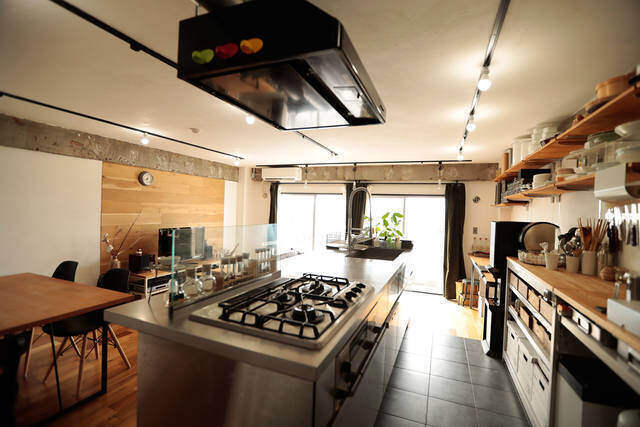 趣味が高じた2.7mのアイランドキッチンが部屋の主役！