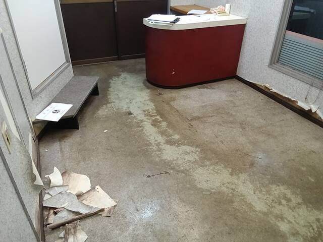 こちらが床面のBEFORE。