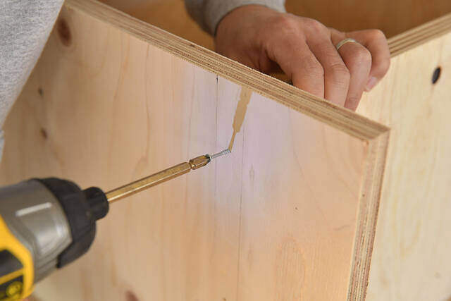 雑誌・植物これ一台！“大容量”で“飾れる”欲張りレコードラックをDIY