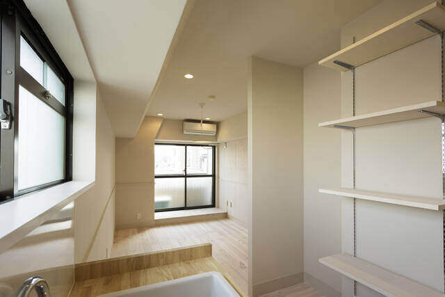 “白”と暮らす新生活!パリを彷彿させるリノベ賃貸とは?