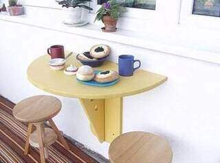 蝶番で簡単! ベランダ用折りたたみテーブルをDIY | カシワバラさんの暮らし。