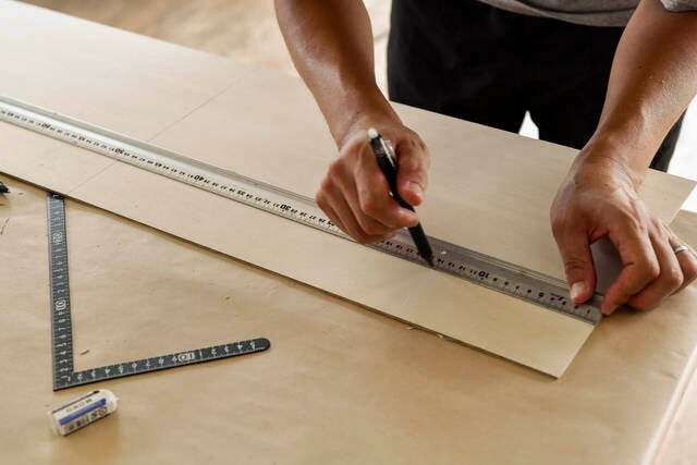 3つの木材で簡単スッキリ!開け閉め楽々なスライドドアラックをDIY!