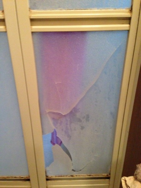 劣化した浴室ドアの交換をDIYで出来る?費用の目安はどのくらい?