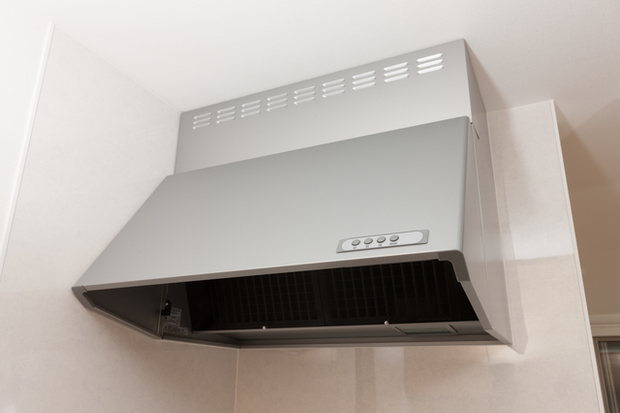 知って得する!キッチン換気扇の交換時期の目安は?換気扇Q&A