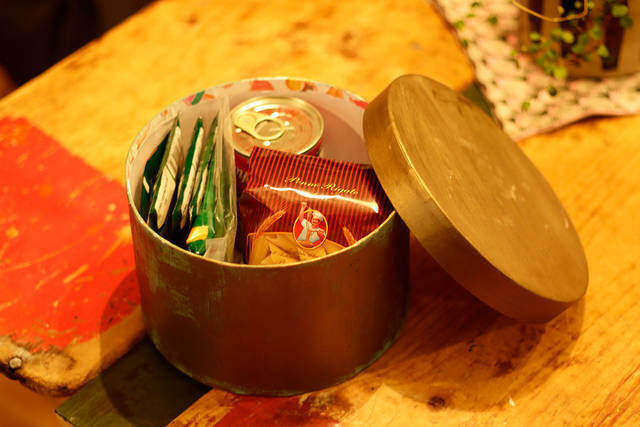 マスキングテープとペイントで実現!原状回復も意識した驚きのDIY部屋!