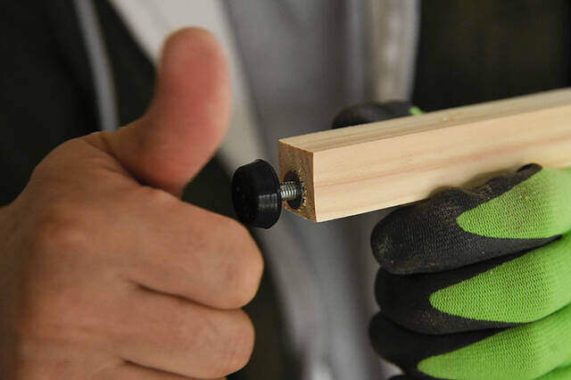 畳んで収納、開いてカフェに!収納力も抜群な移動式バタフライテーブルをDIY