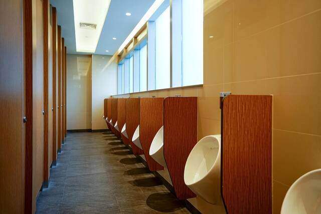 オフィスのトイレは快適さも重要! おしゃれなデザイン事例も紹介