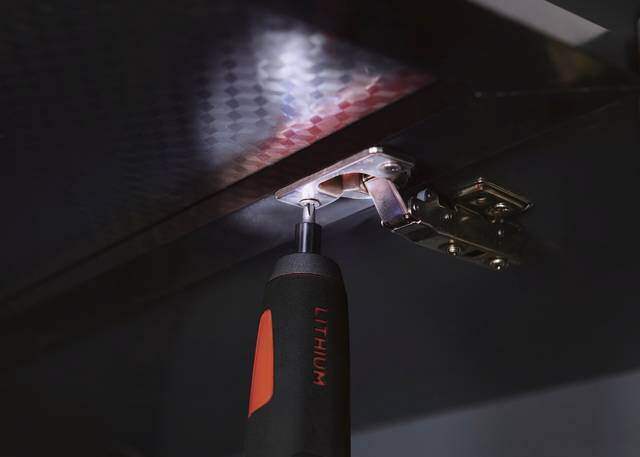 プッシュでネジ締め!?1台26役の超・良コスパなドライバーセット！