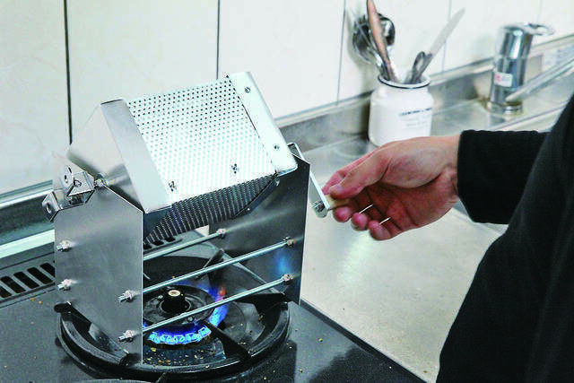 手回しで簡単焙煎！ボックス型ロースターをDIY！