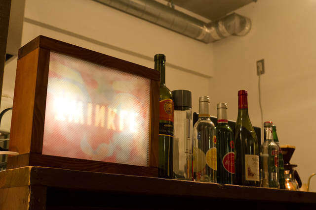 リノベ部屋でカフェ修行!?古材×タイル使いが秀逸な西海岸スタイル