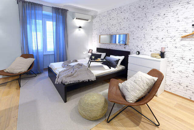 リフォームでクロスを貼り替え！費用相場と失敗しない壁紙の選び方