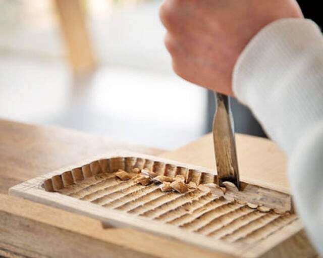 小物をポンと置けばグッと小粋に!!江戸時代から愛される木工トレイをDIY