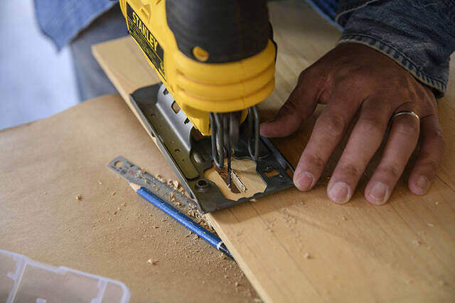 お部屋に春(スプリング)到来!バネを活用した技アリ収納棚をDIY