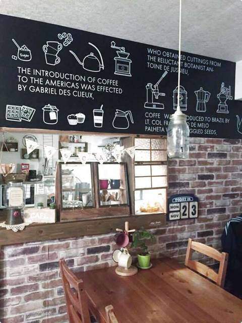 壁紙でつくる憧れのカフェ風空間!おしゃれなお部屋作りに役立つアイデア集