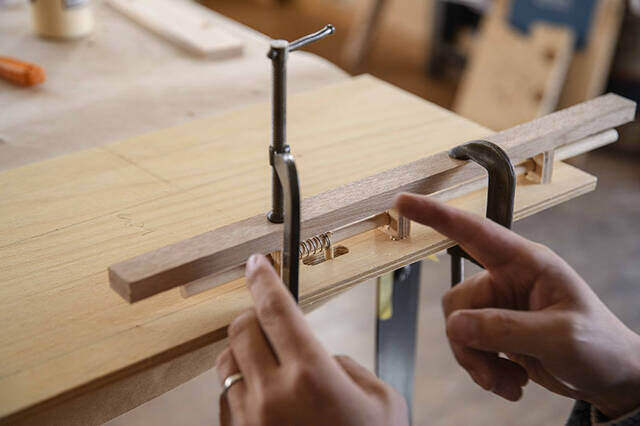 お部屋に春(スプリング)到来!バネを活用した技アリ収納棚をDIY