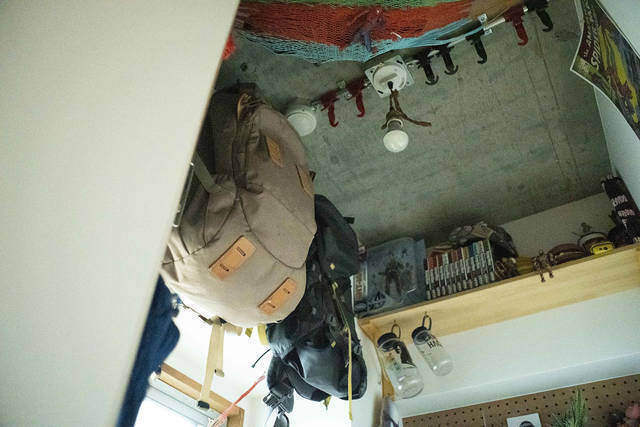 見せる収納は家計にも優しい!? コンテナ使いが巧みなキャンパーリノベ部屋