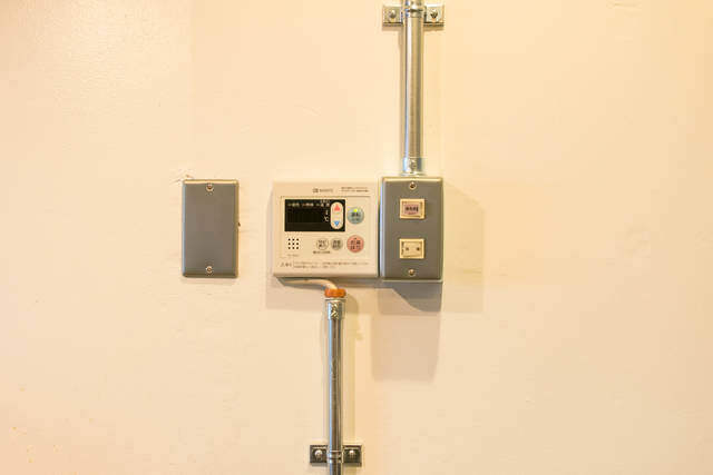 異国のホテル感を演出するのはタイル床!シックな雰囲気にこだわり抜いたリノベ部屋