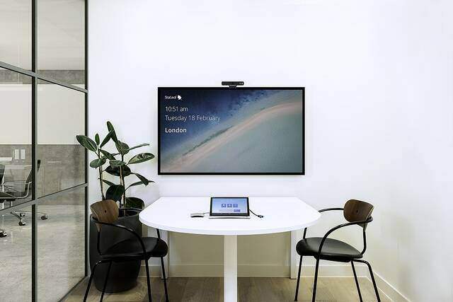 少人数の会議に最適な「ハドルルーム」とは? 生産性を高めるオフィス構築のポイント