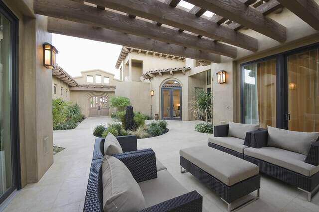 パティオとは? 魅力的な空間にするためのポイントを解説!