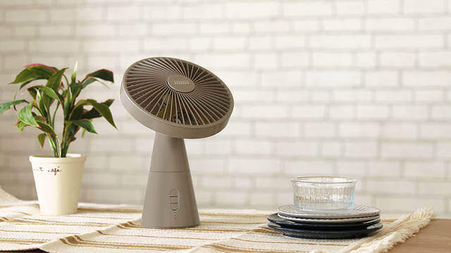 家中、どこでもいっしょ！“コードレス”×“ミニ”な新感覚リビングファン