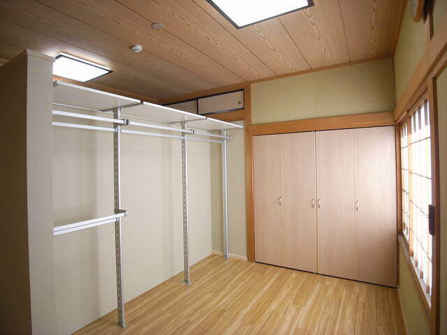 ウォークインクローゼットへのリフォームを行う際の費用相場や事例、注意点を紹介