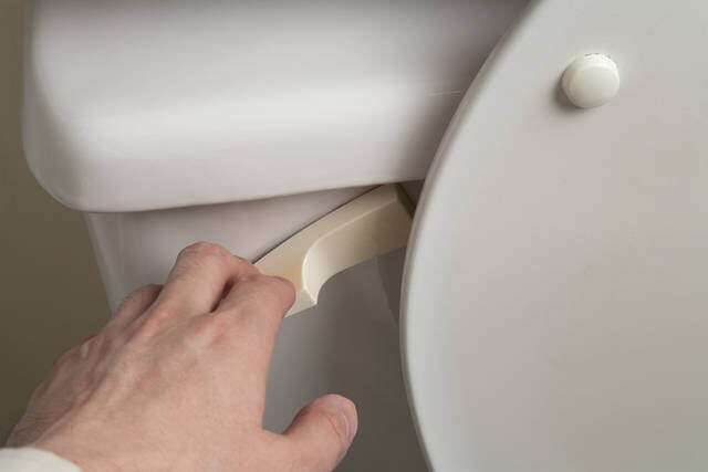トイレレバーの交換や修理は自分でできる?レバーの交換方法と目安の費用