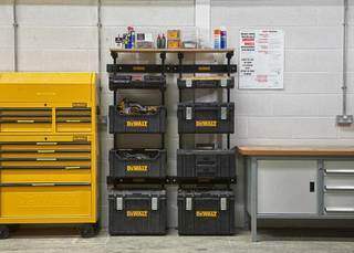 TOUGHSYSTEMはガレージと好相性！アウトドアでも使える壁掛けOKなツールボックス | カシワバラさんの暮らし。