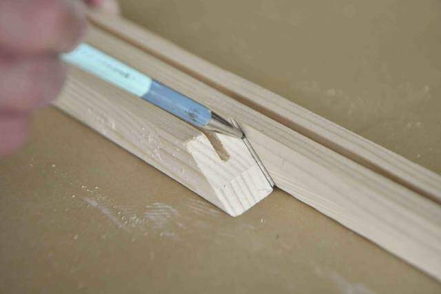 この木材、気が利く…！“ほぼカットだけ”で作れるオリジナルフレーム