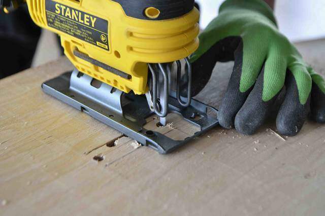 家中どこでもワークスペース！3×6合板1枚から作れる折りたたみデスク&ベンチ