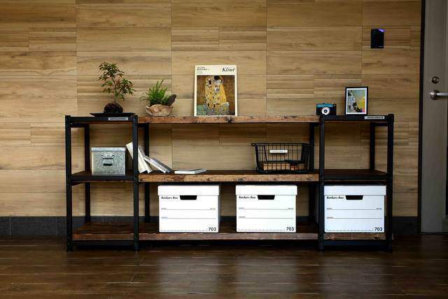 2×4材を載せたら即・完成！レイアウト自在なアイアンシェルフIQ！