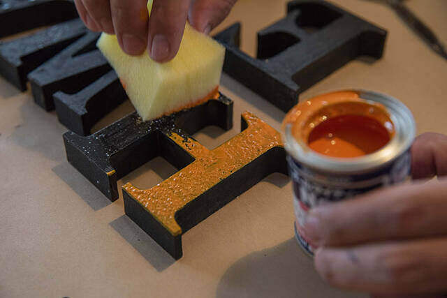 今年のハロウィンは塗って・割る!ムード抜群の本格派飾りをかんたんDIY