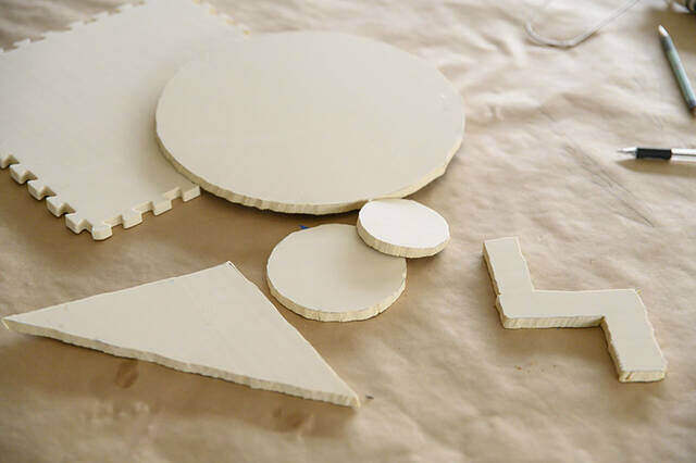 捨てるはずのマットを芸術へ!?親子で楽しむスタンプアートDIY