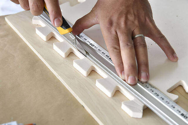 材料費は¥1000でOK。使い終わったマットで個性派ドリッパースタンドをDIY