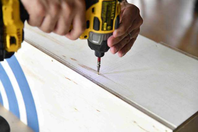 ルーターが消えた...！？ゴチャつく配線の目隠しラックをDIY