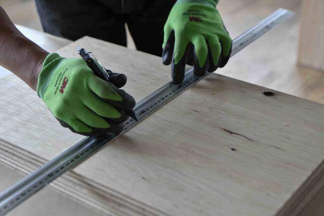 家中どこでもワークスペース！3×6合板1枚から作れる折りたたみデスク&ベンチ