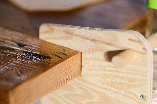 机や棚に“ちょい足し”DIY!?欲しい所に欲しい物を置ける超・便利レシピが登場