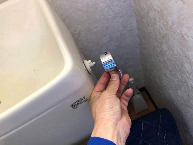 トイレレバーの交換や修理は自分でできる?レバーの交換方法と目安の費用