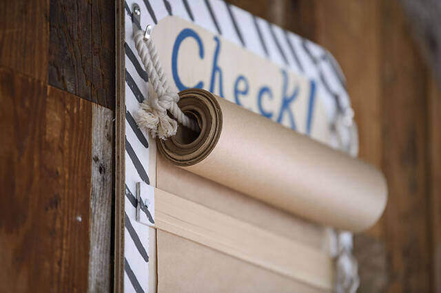 まだホワイトボード使ってる？とにかく使えるカフェ風メッセージボードをDIY