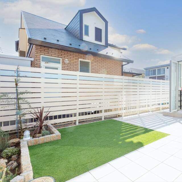 素敵なウッドフェンスの施工例を大公開！かかる費用や木材選びの秘訣とは？