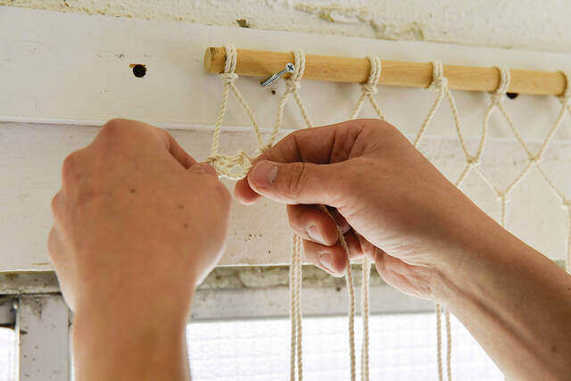 収納難民大歓喜!!コンパクト&便利な壁面収納を“アレ”で作る!