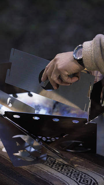 みんな待ってた！軽量・シンプルな焚き火台asimocraftsのtakibi_no_asi！