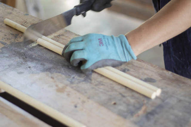 ブラケットいらずで突っ張れる!?デッドスペースを解消するウォールラック